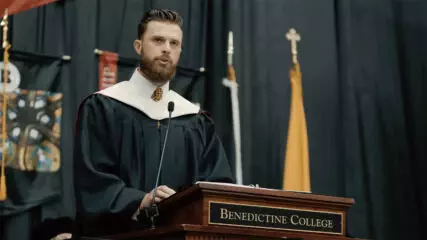 Top Stories Tamfitronics Kansas City Chiefs’ kicker Harrison Butker delivers the Benedictine College commencement address on May 11, 2024, in Atchison, Kansas. (Video screen grab)