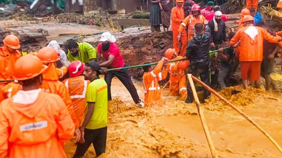 70 Bodies Recovered, 1000 Rescued: IAF, Army, and NDRF Lead Wayanad’s Heroic Rescue Effort | Republic World