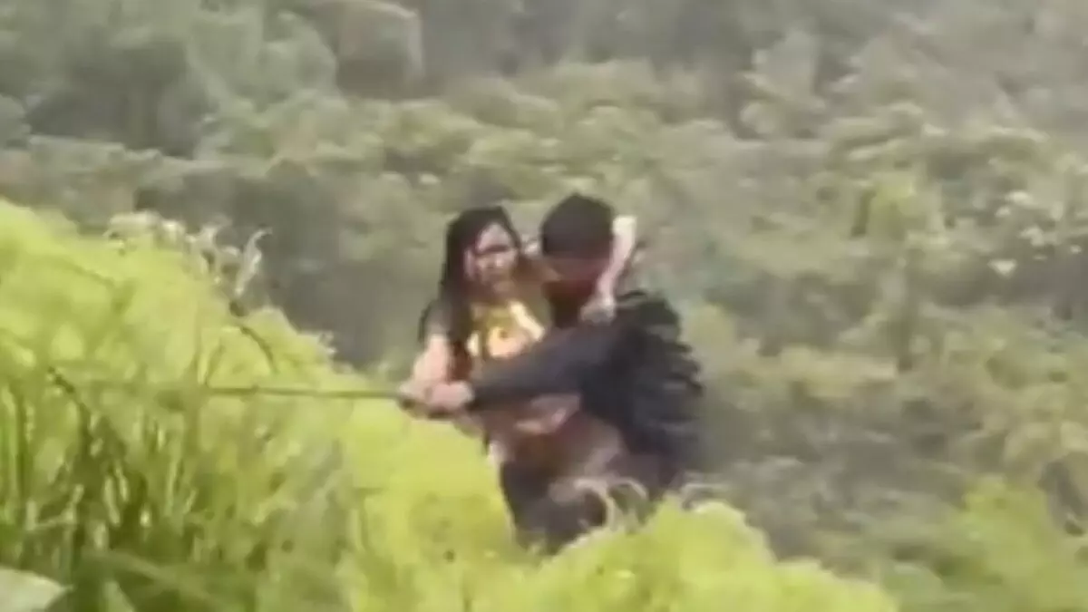 Selfie Gone Wrong: Pune Woman Falls 100Ft While Clicking Photo, Video Captures Miraculous Rescue | Republic World