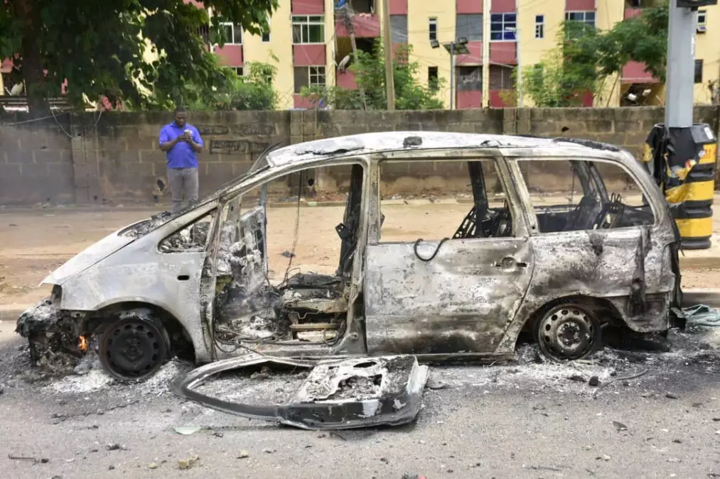 JUST IN: Crisis in Abuja as Police clash with Shiites, 3 killed [PHOTOS]