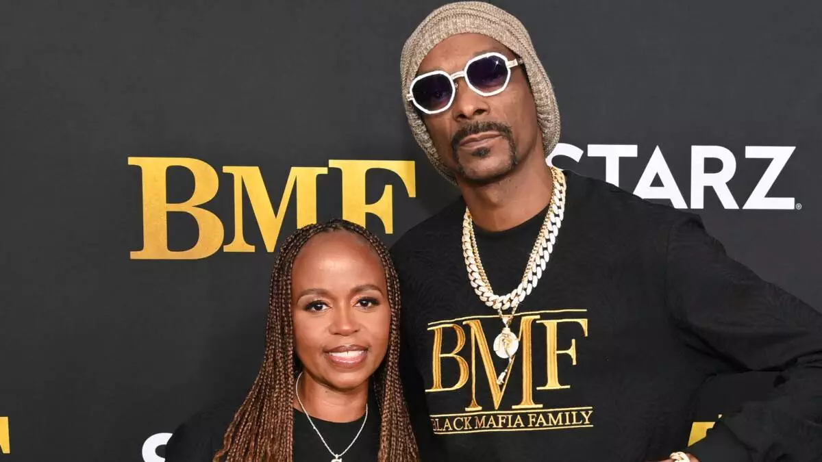 Snoop Dogg and His Wife Shante Broadus Enjoy a Luxurious Lifestyle