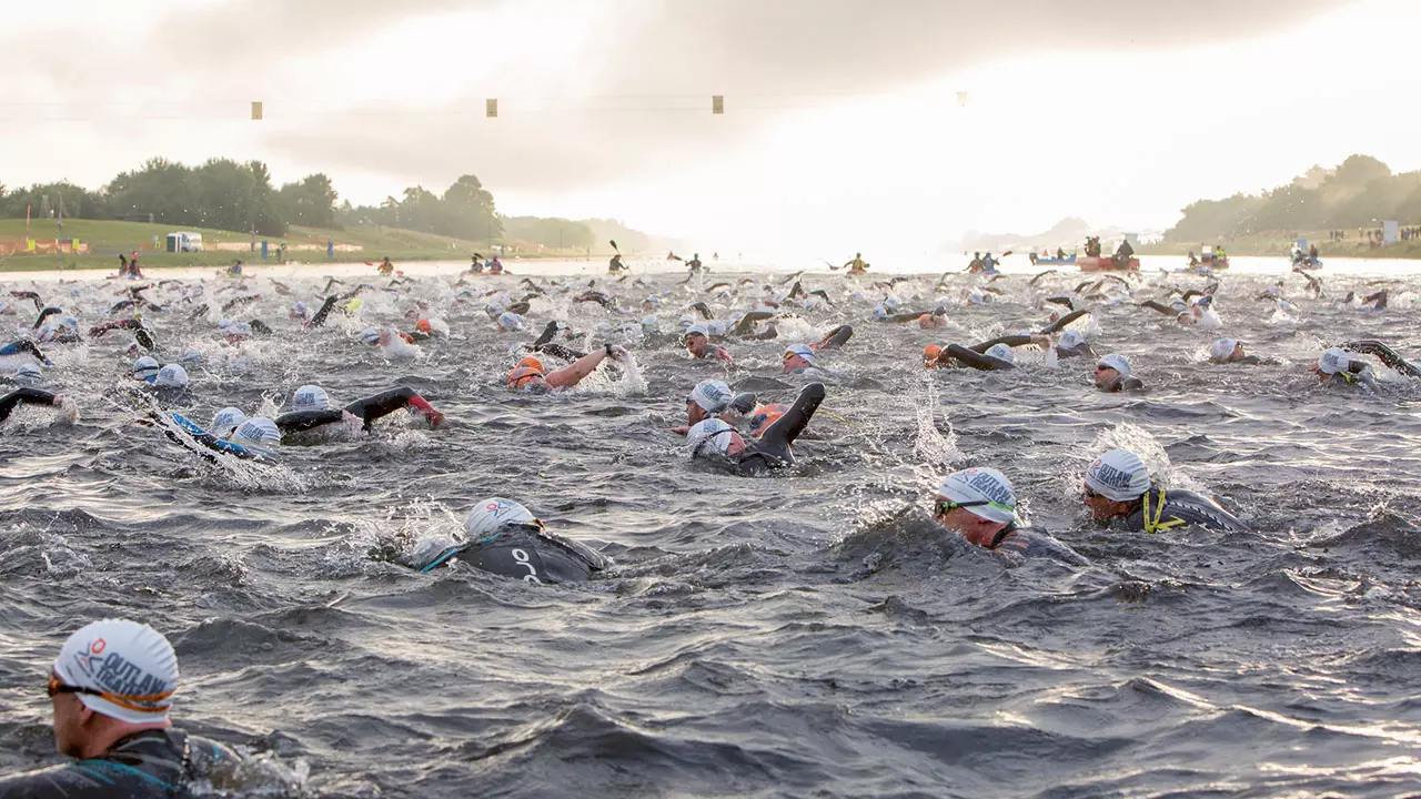 Top Stories Tamfitronics Outlaw Triathlon Nottingham - Swim Start